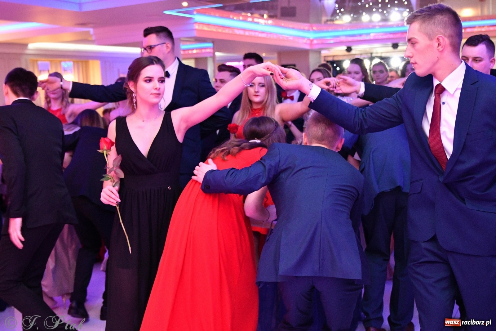 Zdjęcie w galerii na portalu naszraciborz.pl: Gastronomik i Budowlanka bawią się w Białym Domu [FOTO i WIDEO] wiadomości z regionu