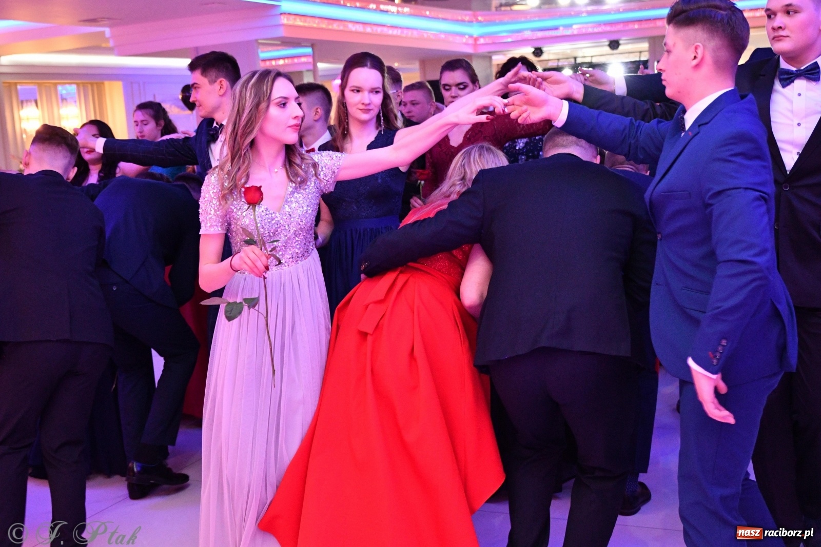 Zdjęcie w galerii na portalu naszraciborz.pl: Gastronomik i Budowlanka bawią się w Białym Domu [FOTO i WIDEO] wiadomości z regionu