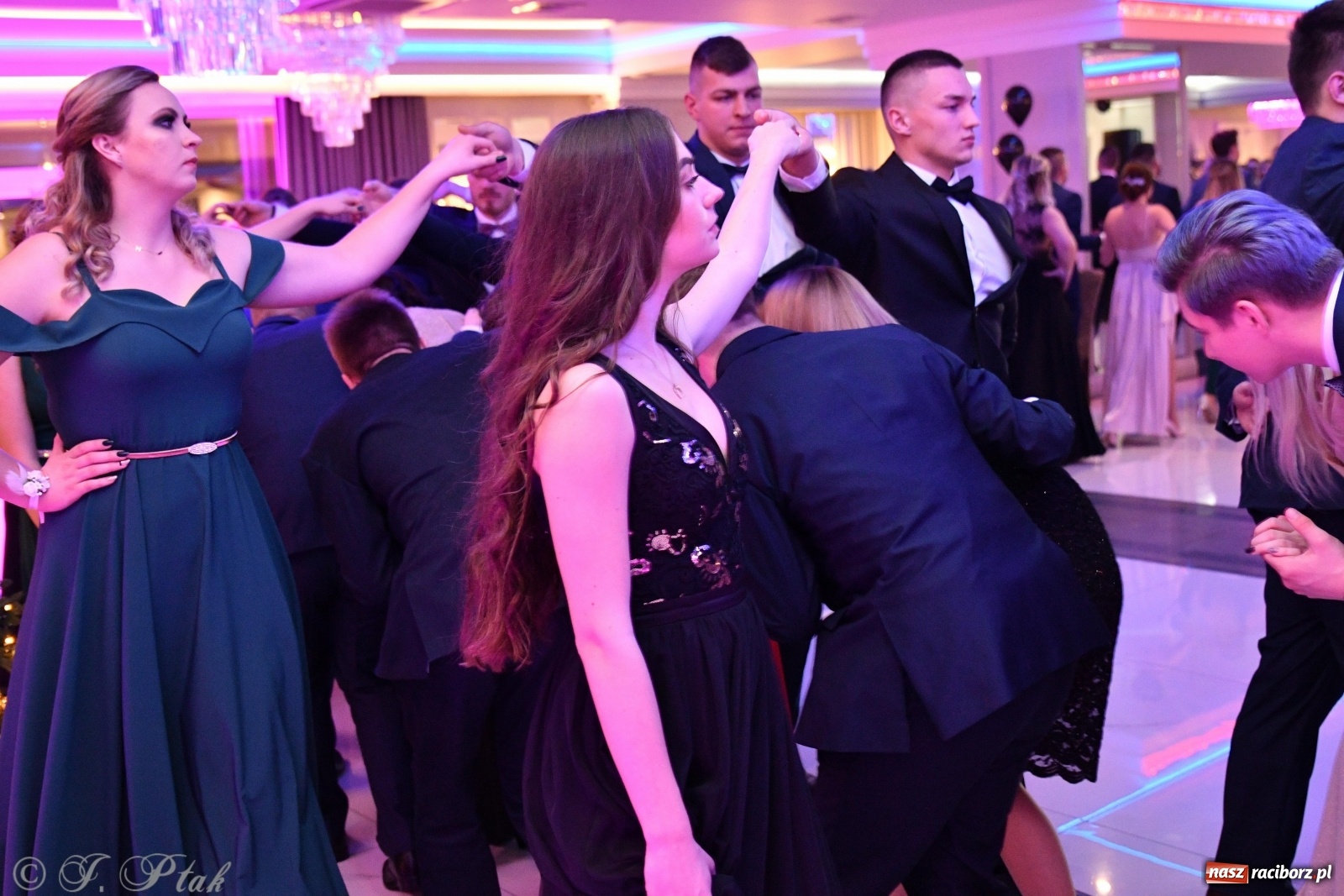 Zdjęcie w galerii na portalu naszraciborz.pl: Gastronomik i Budowlanka bawią się w Białym Domu [FOTO i WIDEO] wiadomości z regionu