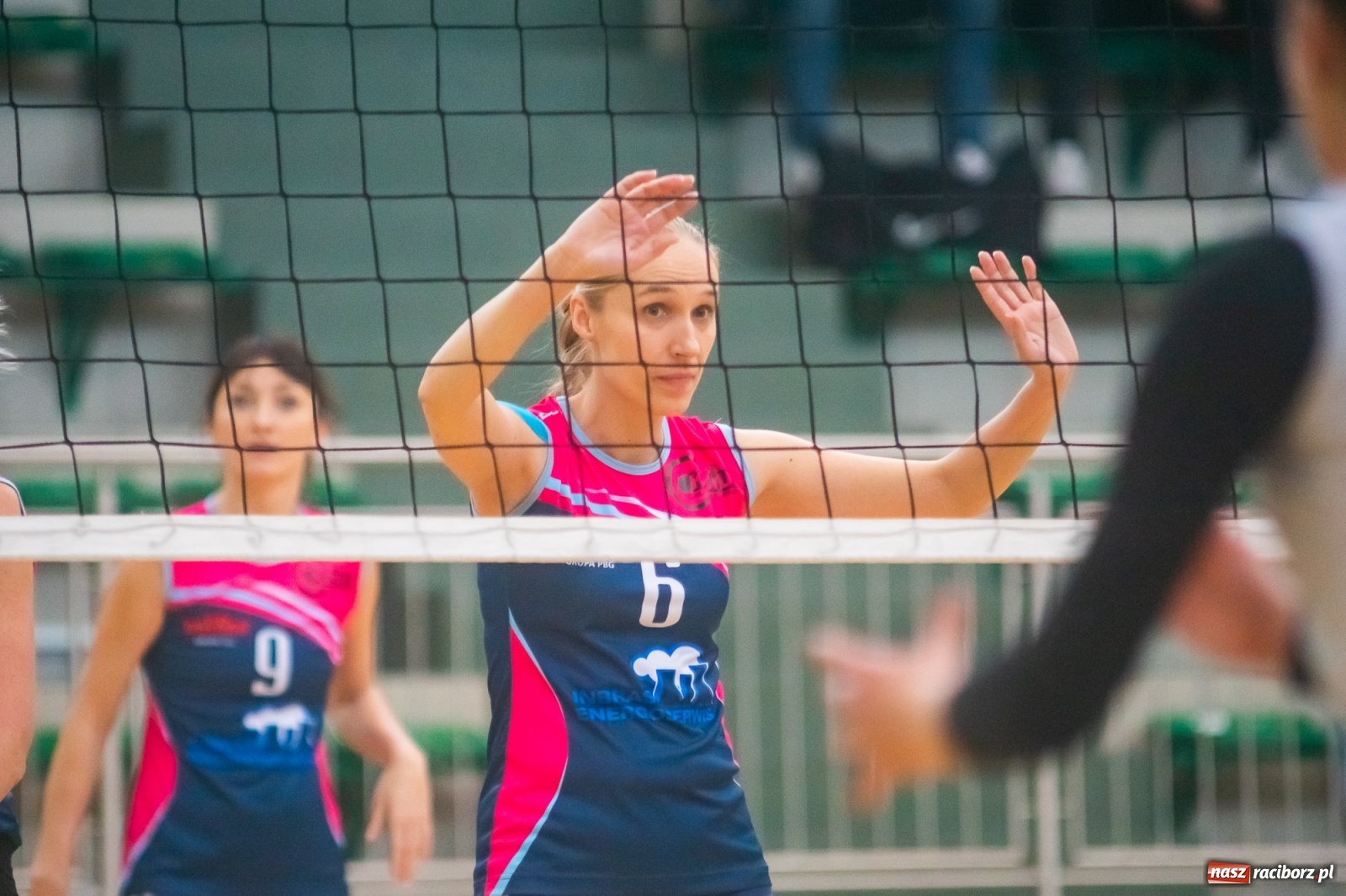 Zdjęcie w galerii na portalu naszraciborz.pl: RLPS. Zacięte pojedynki w Arenie Rafako [FOTO i WIDEO] wiadomości z regionu