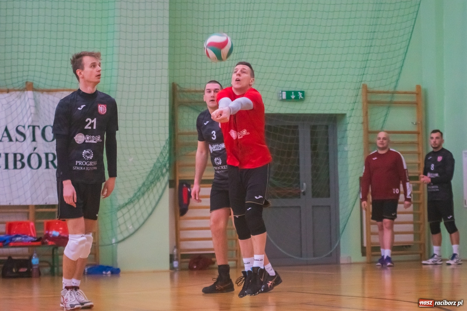 Zdjęcie w galerii na portalu naszraciborz.pl: RLPS. Zacięte pojedynki w Arenie Rafako [FOTO i WIDEO] wiadomości z regionu