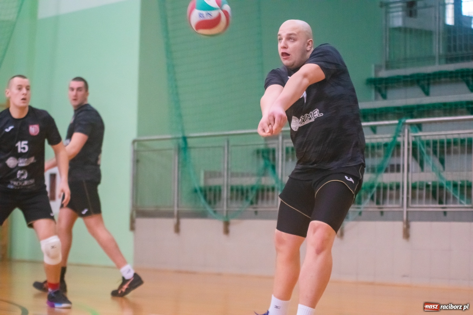 Zdjęcie w galerii na portalu naszraciborz.pl: RLPS. Zacięte pojedynki w Arenie Rafako [FOTO i WIDEO] wiadomości z regionu