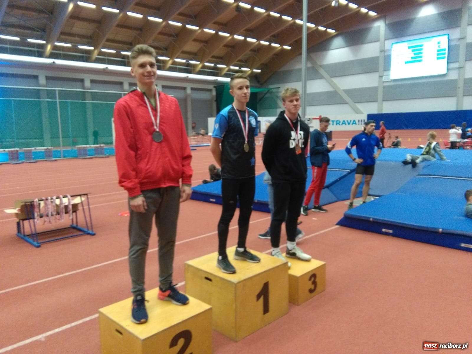 Zdjęcie w galerii na portalu naszraciborz.pl: Worek medali raciborskich lekkoatletów na mistrzostwach w Ostrawie wiadomości z regionu