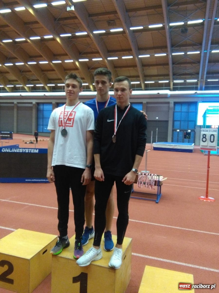 Zdjęcie w galerii na portalu naszraciborz.pl: Worek medali raciborskich lekkoatletów na mistrzostwach w Ostrawie wiadomości z regionu