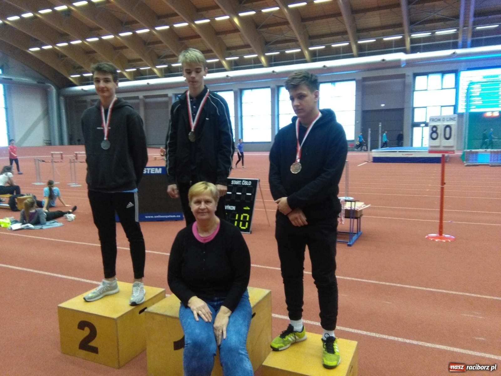 Zdjęcie w galerii na portalu naszraciborz.pl: Worek medali raciborskich lekkoatletów na mistrzostwach w Ostrawie wiadomości z regionu