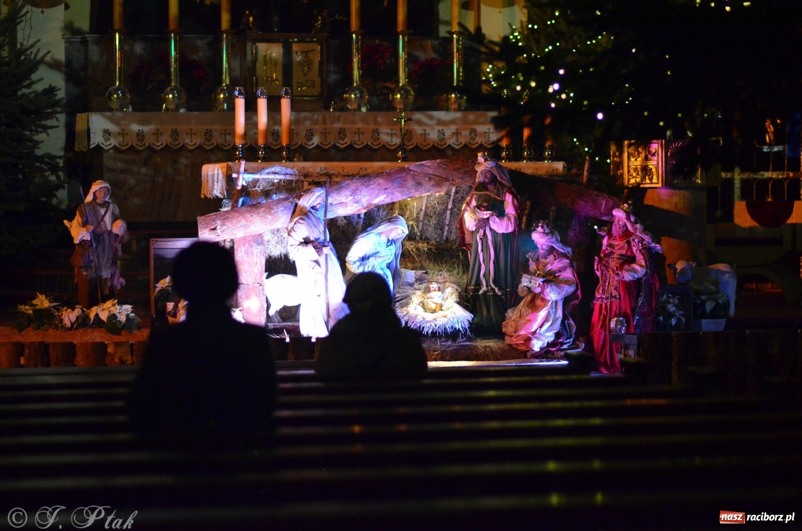 Zdjęcie w galerii na portalu naszraciborz.pl: Chór Sursum Corda z Kędzierzyna-Koźla wystąpił w kościele NSPJ [FOTO i WIDEO] wiadomości z regionu