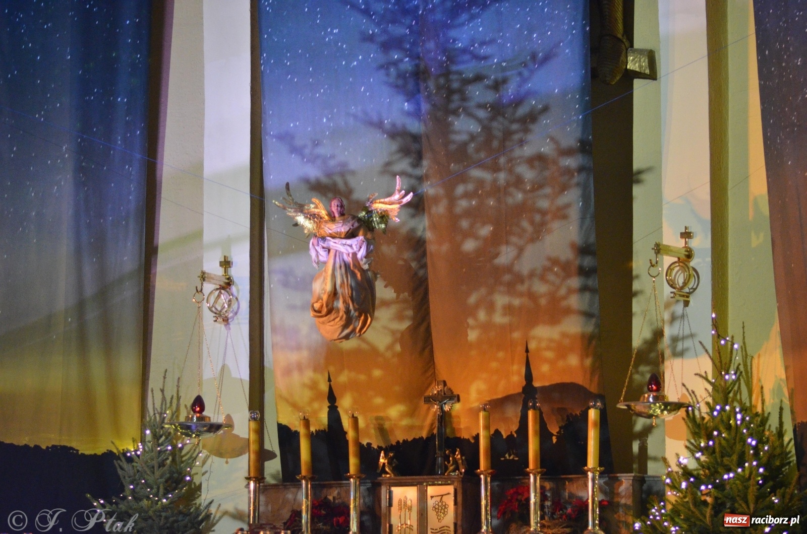 Zdjęcie w galerii na portalu naszraciborz.pl: Chór Sursum Corda z Kędzierzyna-Koźla wystąpił w kościele NSPJ [FOTO i WIDEO] wiadomości z regionu