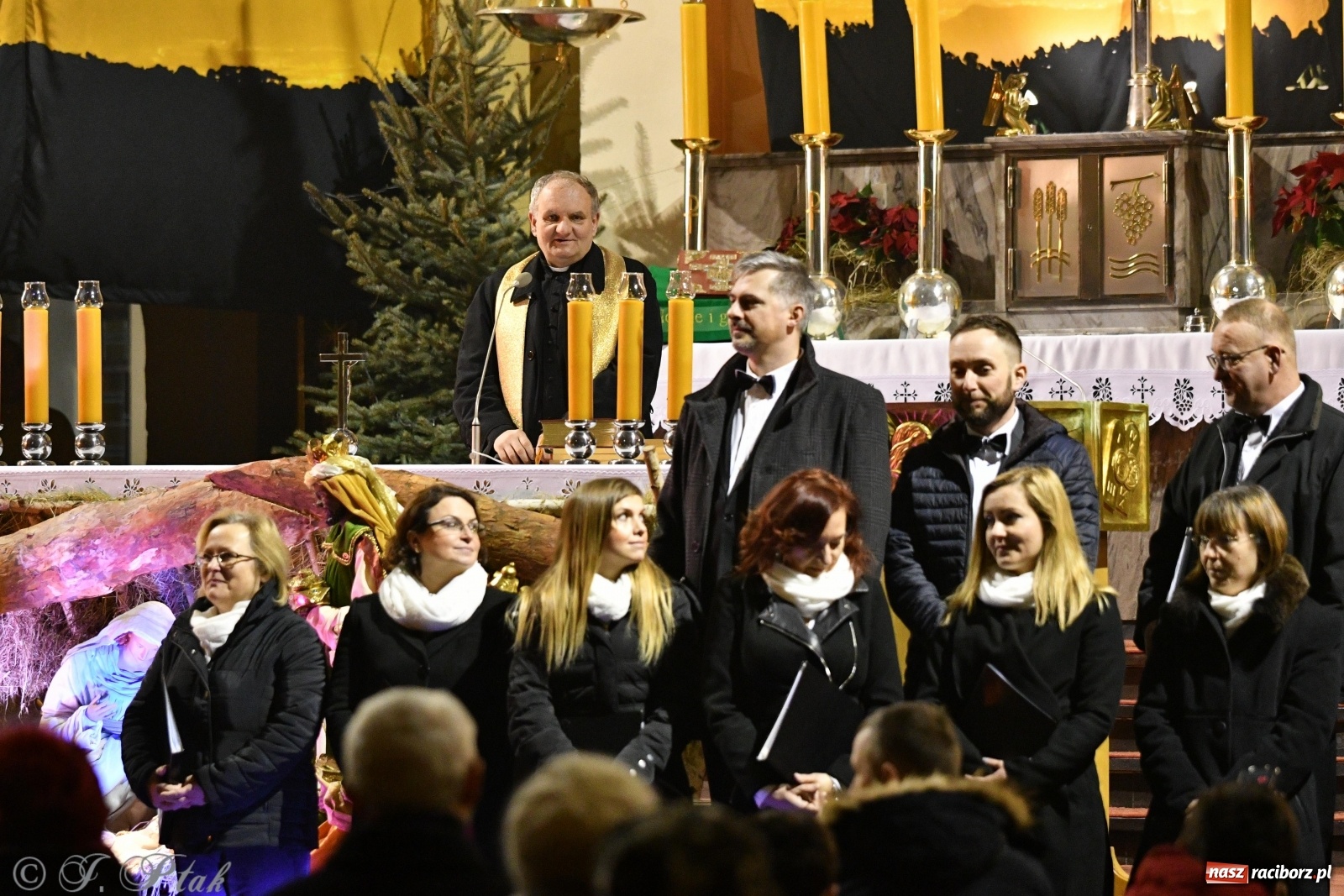 Zdjęcie w galerii na portalu naszraciborz.pl: Chór Sursum Corda z Kędzierzyna-Koźla wystąpił w kościele NSPJ [FOTO i WIDEO] wiadomości z regionu