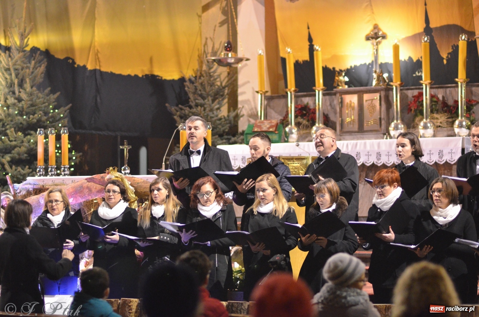 Zdjęcie w galerii na portalu naszraciborz.pl: Chór Sursum Corda z Kędzierzyna-Koźla wystąpił w kościele NSPJ [FOTO i WIDEO] wiadomości z regionu