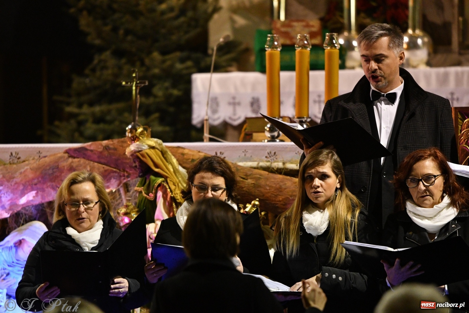 Zdjęcie w galerii na portalu naszraciborz.pl: Chór Sursum Corda z Kędzierzyna-Koźla wystąpił w kościele NSPJ [FOTO i WIDEO] wiadomości z regionu