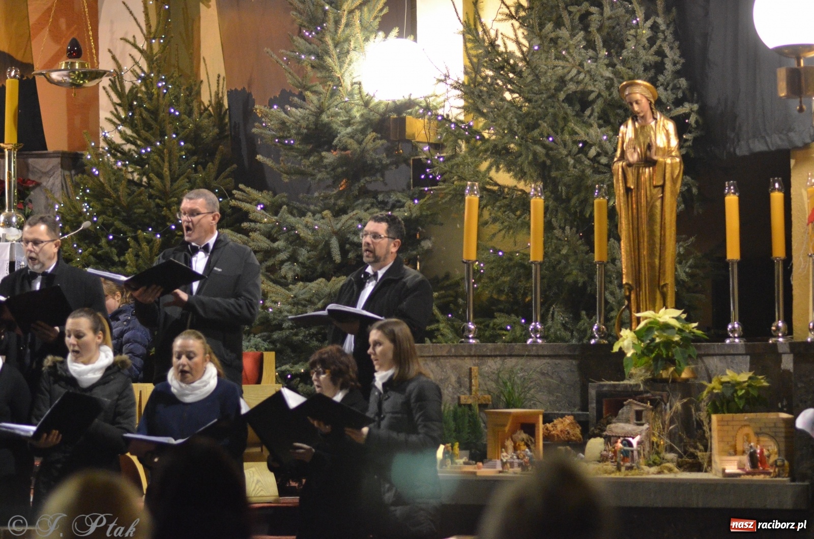 Zdjęcie w galerii na portalu naszraciborz.pl: Chór Sursum Corda z Kędzierzyna-Koźla wystąpił w kościele NSPJ [FOTO i WIDEO] wiadomości z regionu