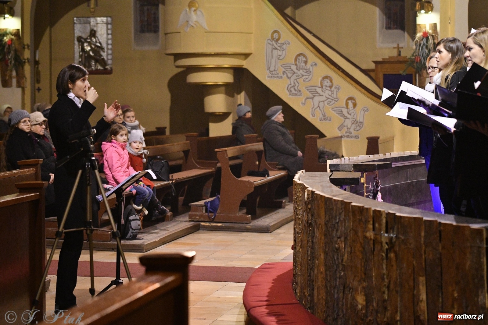 Zdjęcie w galerii na portalu naszraciborz.pl: Chór Sursum Corda z Kędzierzyna-Koźla wystąpił w kościele NSPJ [FOTO i WIDEO] wiadomości z regionu