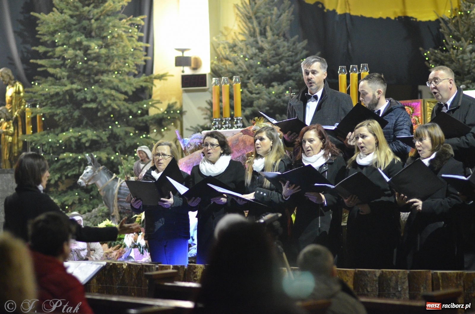 Zdjęcie w galerii na portalu naszraciborz.pl: Chór Sursum Corda z Kędzierzyna-Koźla wystąpił w kościele NSPJ [FOTO i WIDEO] wiadomości z regionu