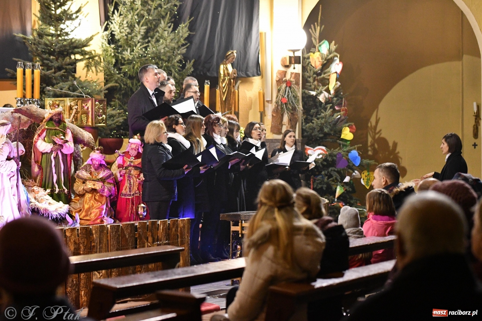 Zdjęcie w galerii na portalu naszraciborz.pl: Chór Sursum Corda z Kędzierzyna-Koźla wystąpił w kościele NSPJ [FOTO i WIDEO] wiadomości z regionu