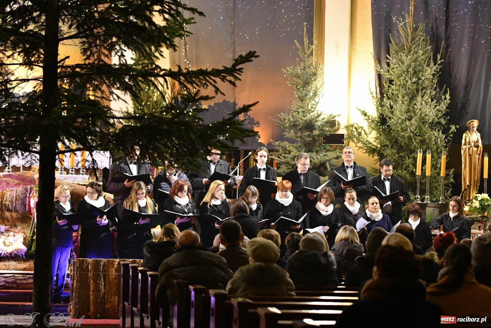 Zdjęcie w galerii na portalu naszraciborz.pl: Chór Sursum Corda z Kędzierzyna-Koźla wystąpił w kościele NSPJ [FOTO i WIDEO] wiadomości z regionu