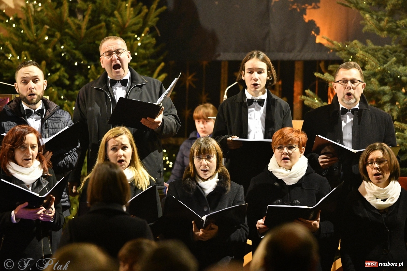 Zdjęcie w galerii na portalu naszraciborz.pl: Chór Sursum Corda z Kędzierzyna-Koźla wystąpił w kościele NSPJ [FOTO i WIDEO] wiadomości z regionu