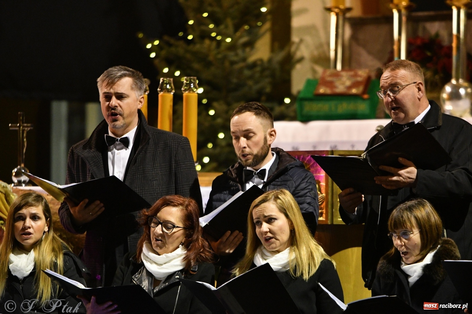 Zdjęcie w galerii na portalu naszraciborz.pl: Chór Sursum Corda z Kędzierzyna-Koźla wystąpił w kościele NSPJ [FOTO i WIDEO] wiadomości z regionu