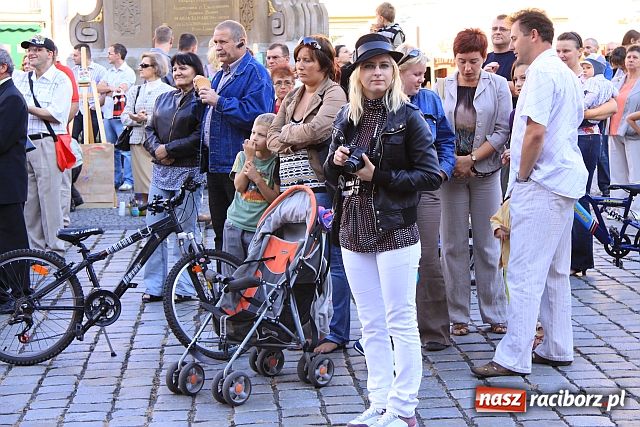 Zdjęcie w galerii na portalu naszraciborz.pl: MDK śpiewająco żegnał wakacje wiadomości z regionu
