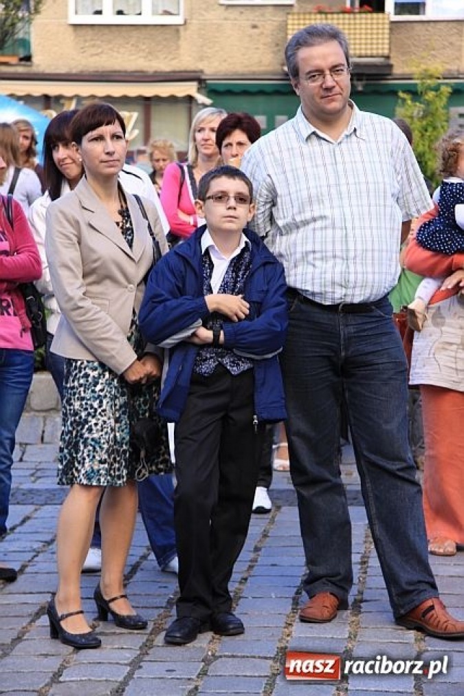 Zdjęcie w galerii na portalu naszraciborz.pl: MDK śpiewająco żegnał wakacje wiadomości z regionu