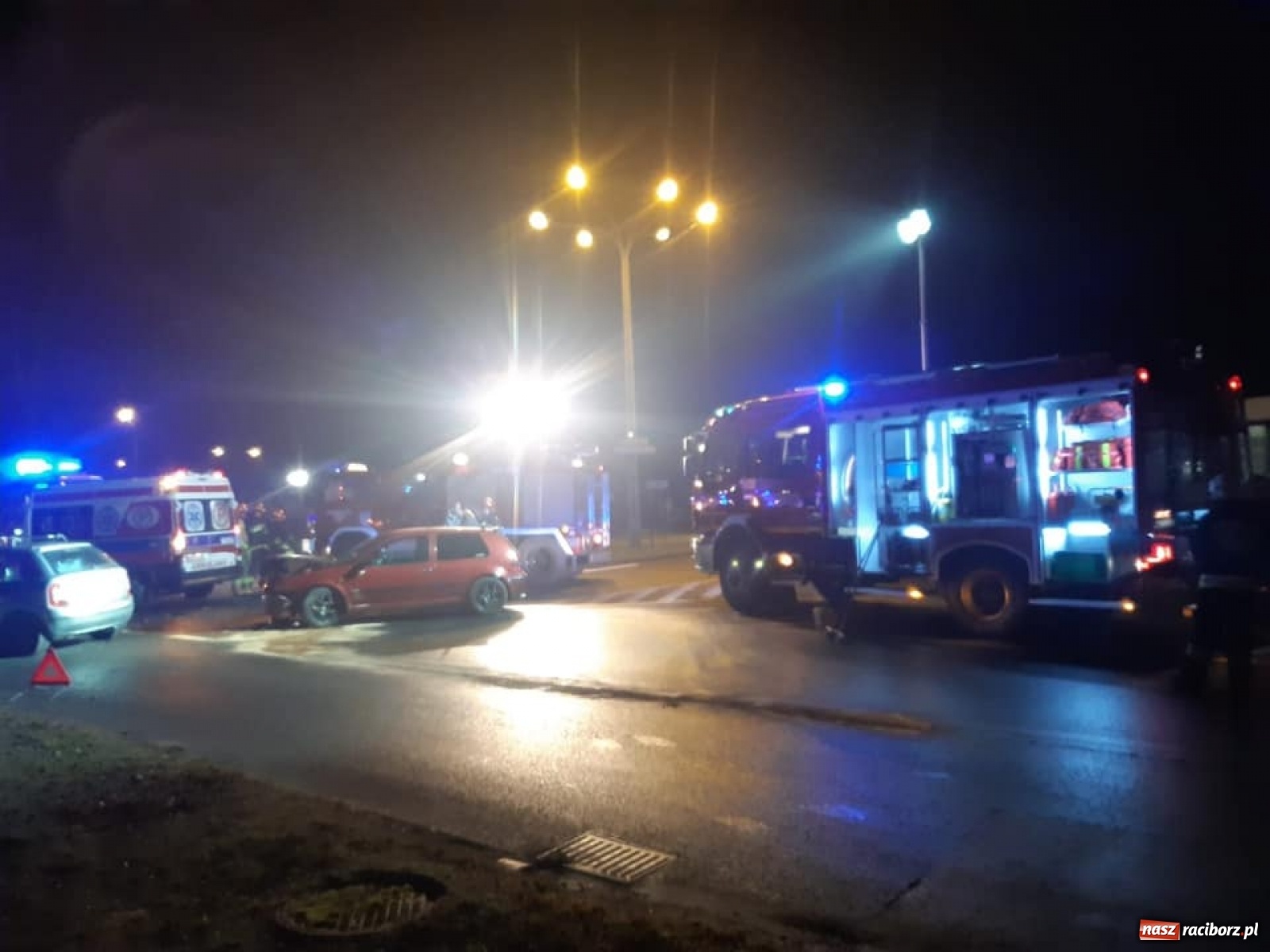 Zdjęcie w galerii na portalu naszraciborz.pl: Raport 998. Groźne zderzenie w Rudach wiadomości z regionu