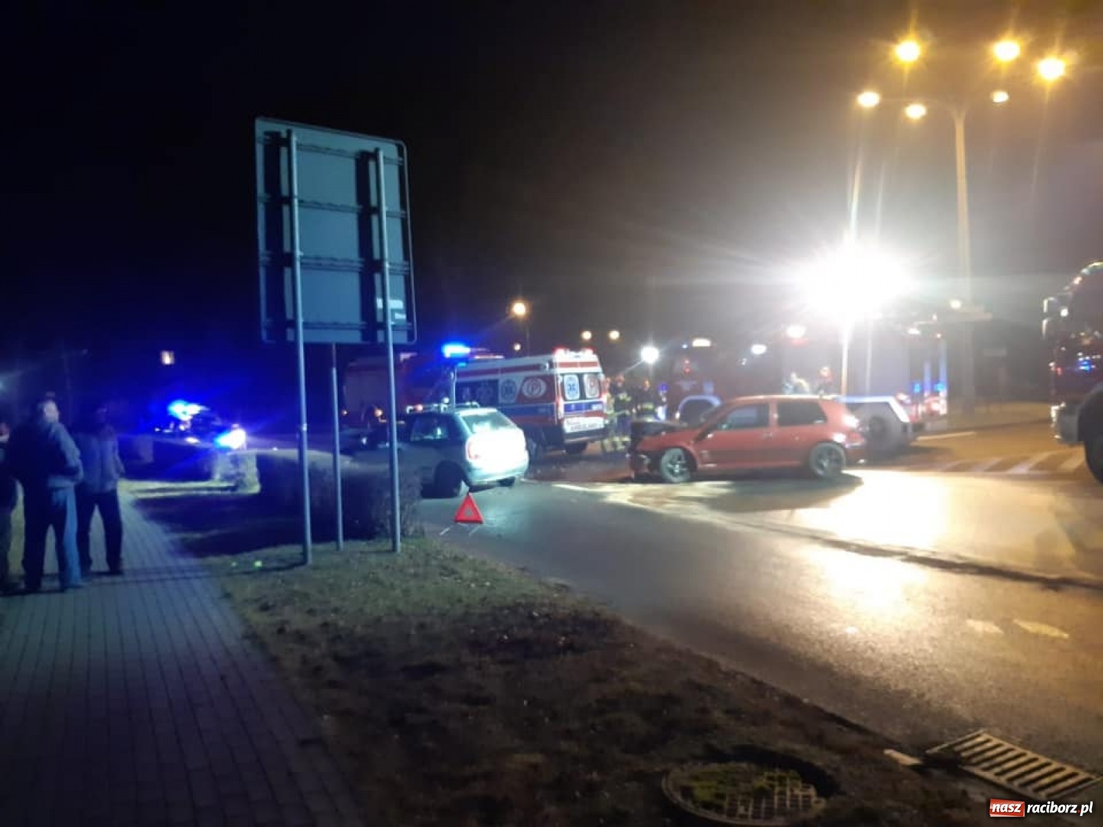 Zdjęcie w galerii na portalu naszraciborz.pl: Raport 998. Groźne zderzenie w Rudach wiadomości z regionu