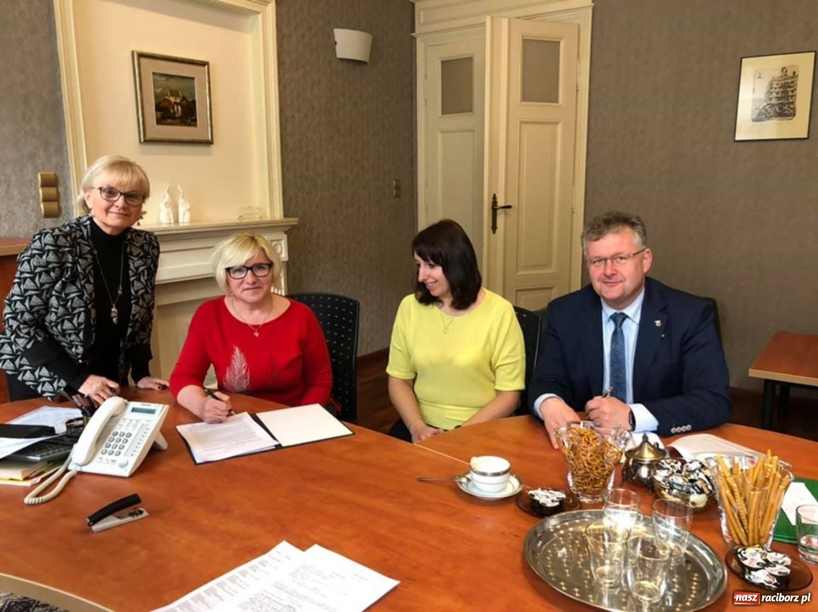 Zdjęcie w galerii na portalu naszraciborz.pl: Gmina Krzyżanowice przejęła dworzec w Chałupkach  wiadomości z regionu