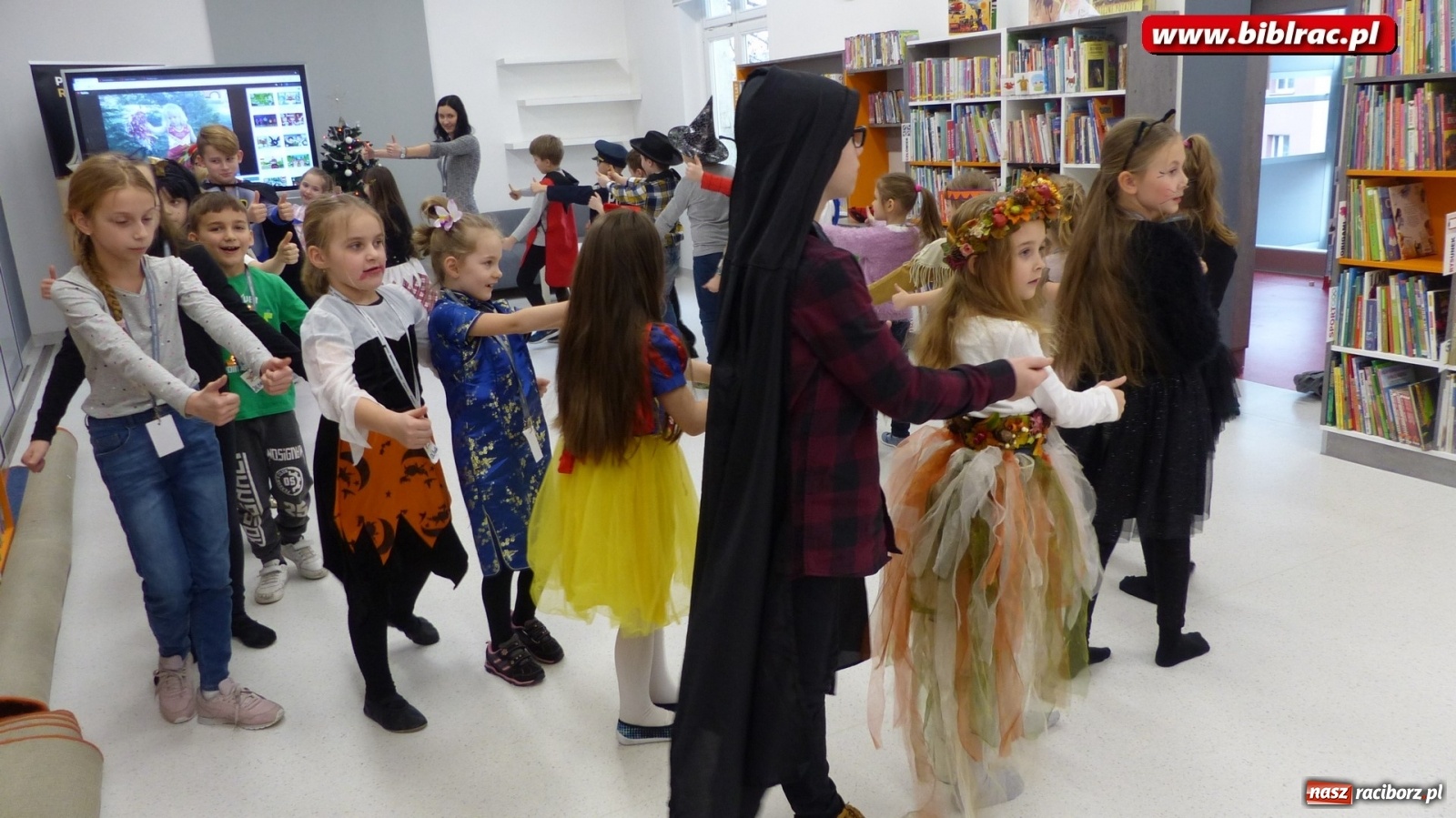 Zdjęcie w galerii na portalu naszraciborz.pl: W 10 dni dookoła świata z raciborską biblioteką  wiadomości z regionu