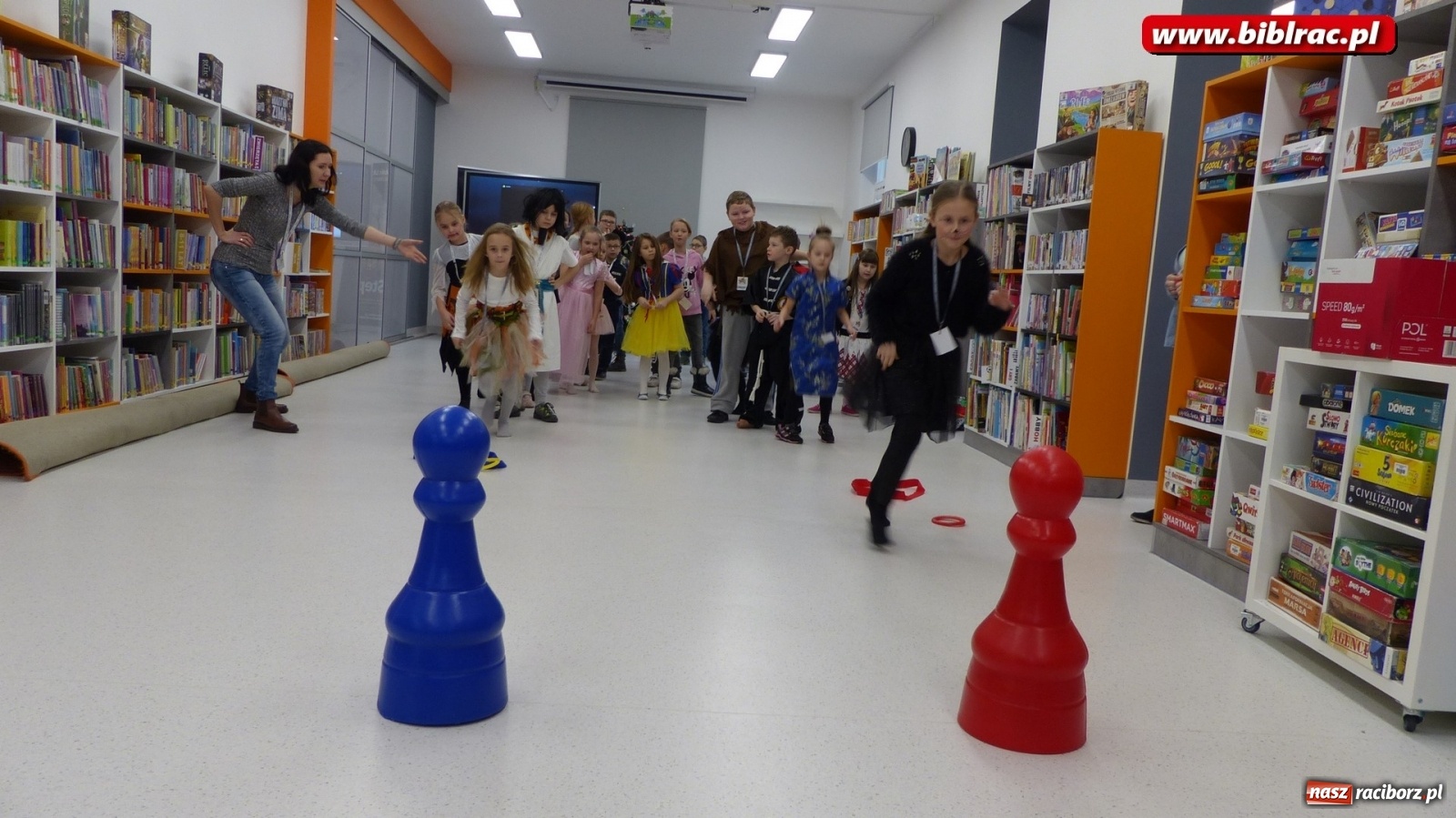 Zdjęcie w galerii na portalu naszraciborz.pl: W 10 dni dookoła świata z raciborską biblioteką  wiadomości z regionu