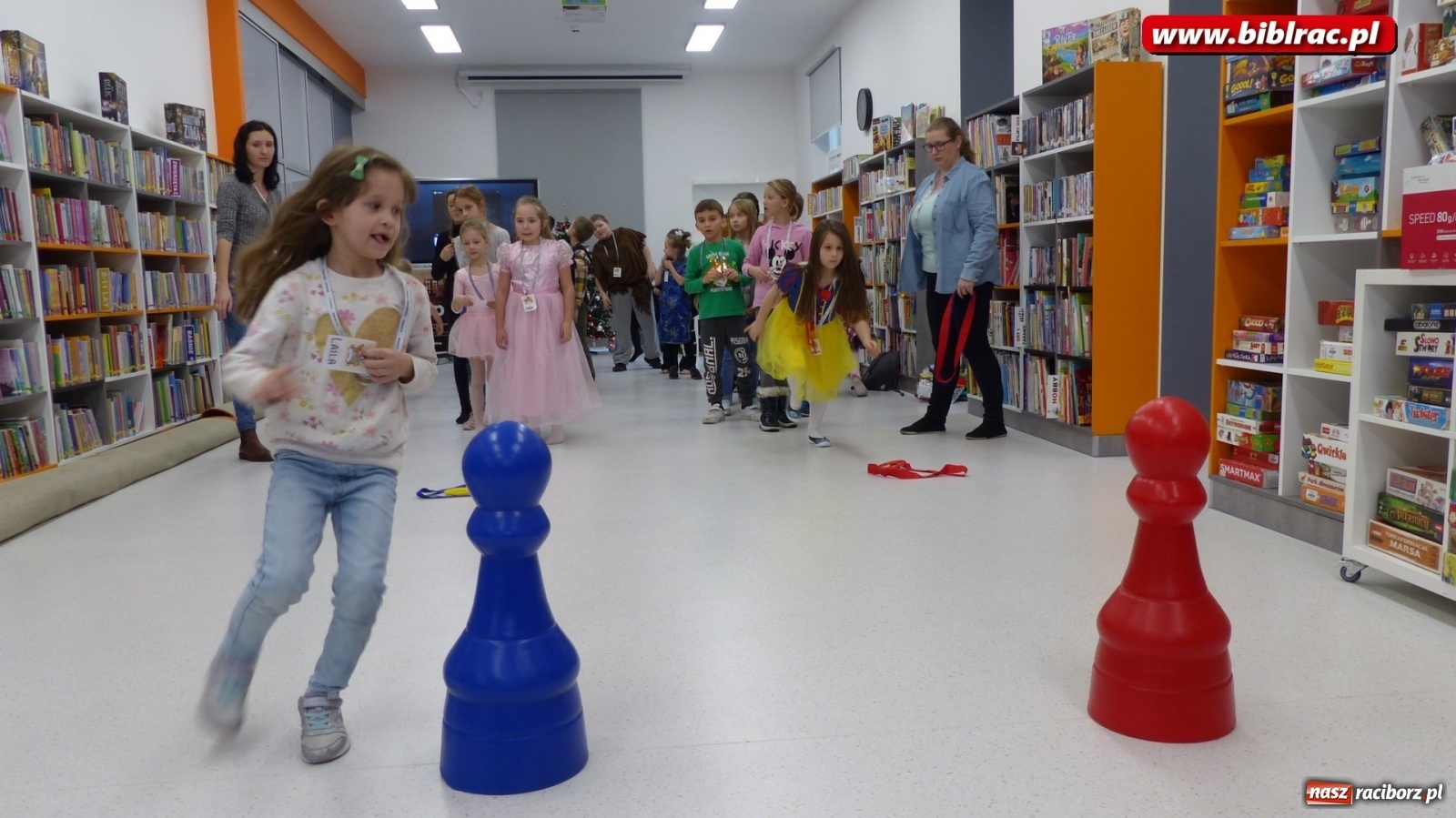 Zdjęcie w galerii na portalu naszraciborz.pl: W 10 dni dookoła świata z raciborską biblioteką  wiadomości z regionu