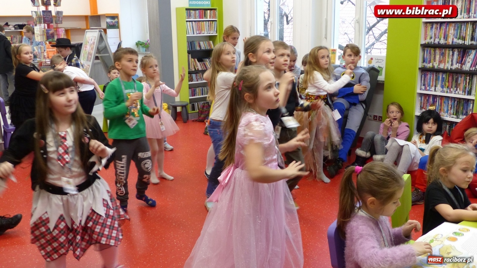 Zdjęcie w galerii na portalu naszraciborz.pl: W 10 dni dookoła świata z raciborską biblioteką  wiadomości z regionu