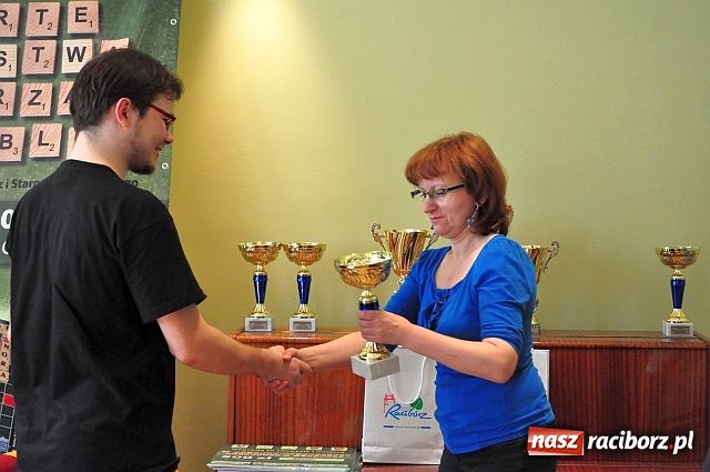Zdjęcie w galerii na portalu naszraciborz.pl: Warszawianin scrabblowym mistrzem wiadomości z regionu