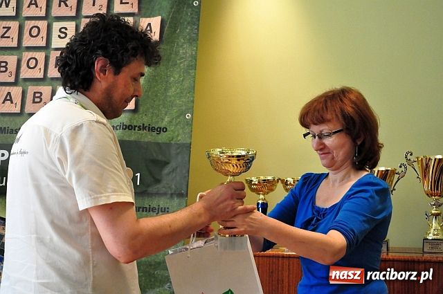 Zdjęcie w galerii na portalu naszraciborz.pl: Warszawianin scrabblowym mistrzem wiadomości z regionu