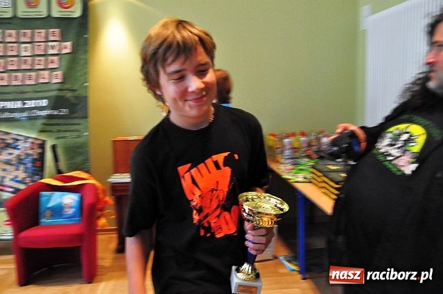 Zdjęcie w galerii na portalu naszraciborz.pl: Warszawianin scrabblowym mistrzem wiadomości z regionu