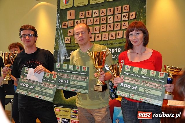 Zdjęcie w galerii na portalu naszraciborz.pl: Warszawianin scrabblowym mistrzem wiadomości z regionu