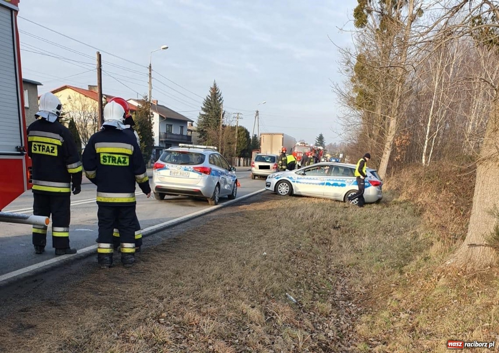 Zdjęcie w galerii na portalu naszraciborz.pl: Zderzenie czterech samochodów w Babicach wiadomości z regionu
