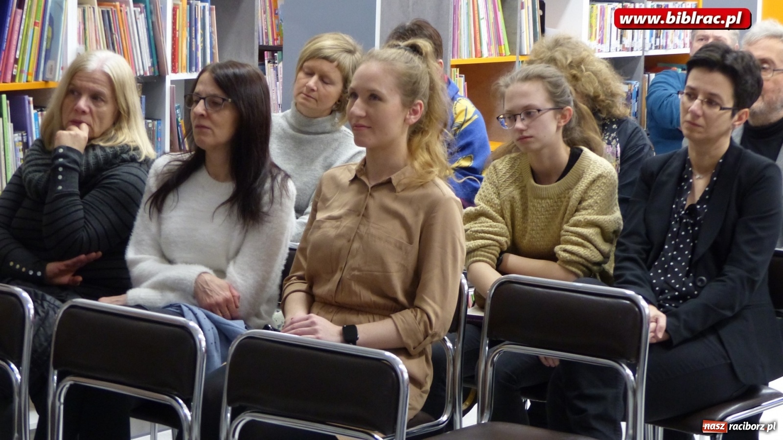 Zdjęcie w galerii na portalu naszraciborz.pl: Dziewczęta z Auschwitz. Autorka bestsellera gościła w Raciborzu wiadomości z regionu