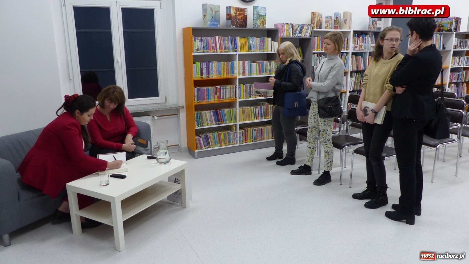 Zdjęcie w galerii na portalu naszraciborz.pl: Dziewczęta z Auschwitz. Autorka bestsellera gościła w Raciborzu wiadomości z regionu