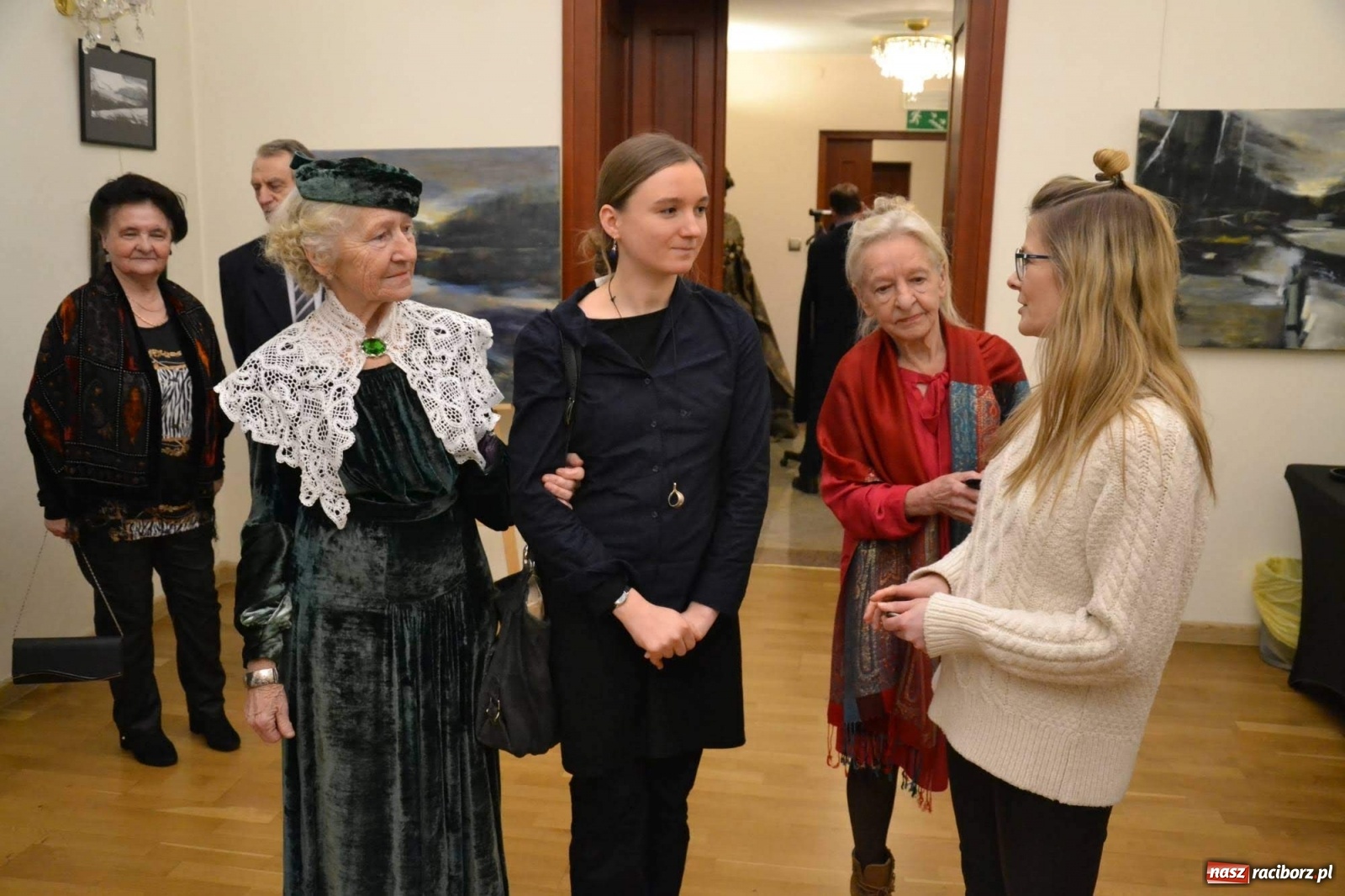 Zdjęcie w galerii na portalu naszraciborz.pl: RYTM GŁUSZY. Wernisaż wystawy na Zamku Piastowskim  wiadomości z regionu