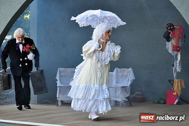 Zdjęcie w galerii na portalu naszraciborz.pl: Krakowski teatr wystąpił w muszelce wiadomości z regionu