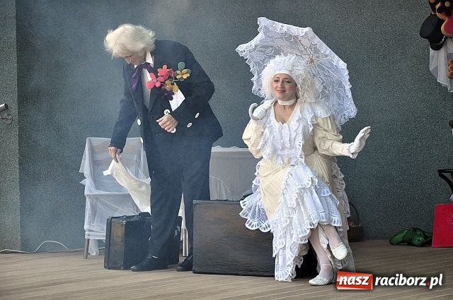 Zdjęcie w galerii na portalu naszraciborz.pl: Krakowski teatr wystąpił w muszelce wiadomości z regionu