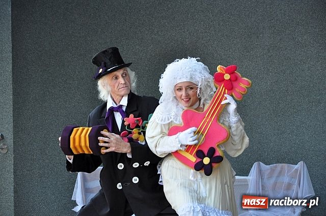 Zdjęcie w galerii na portalu naszraciborz.pl: Krakowski teatr wystąpił w muszelce wiadomości z regionu