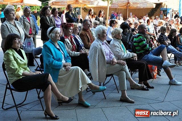 Zdjęcie w galerii na portalu naszraciborz.pl: Krakowski teatr wystąpił w muszelce wiadomości z regionu