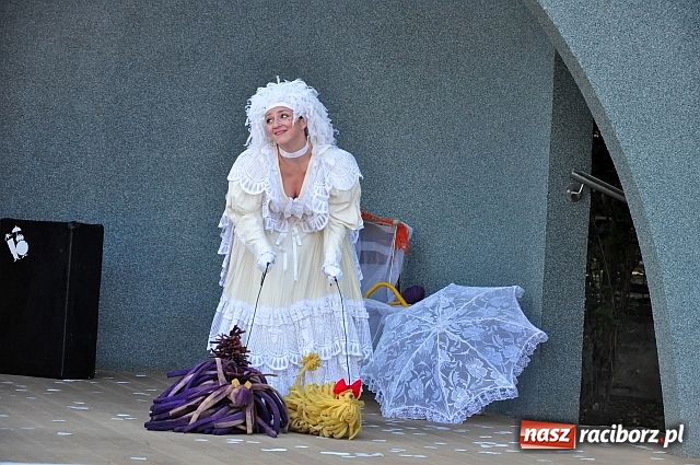 Zdjęcie w galerii na portalu naszraciborz.pl: Krakowski teatr wystąpił w muszelce wiadomości z regionu