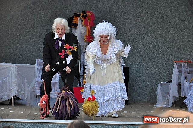 Zdjęcie w galerii na portalu naszraciborz.pl: Krakowski teatr wystąpił w muszelce wiadomości z regionu