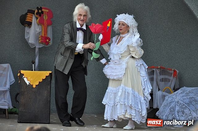 Zdjęcie w galerii na portalu naszraciborz.pl: Krakowski teatr wystąpił w muszelce wiadomości z regionu