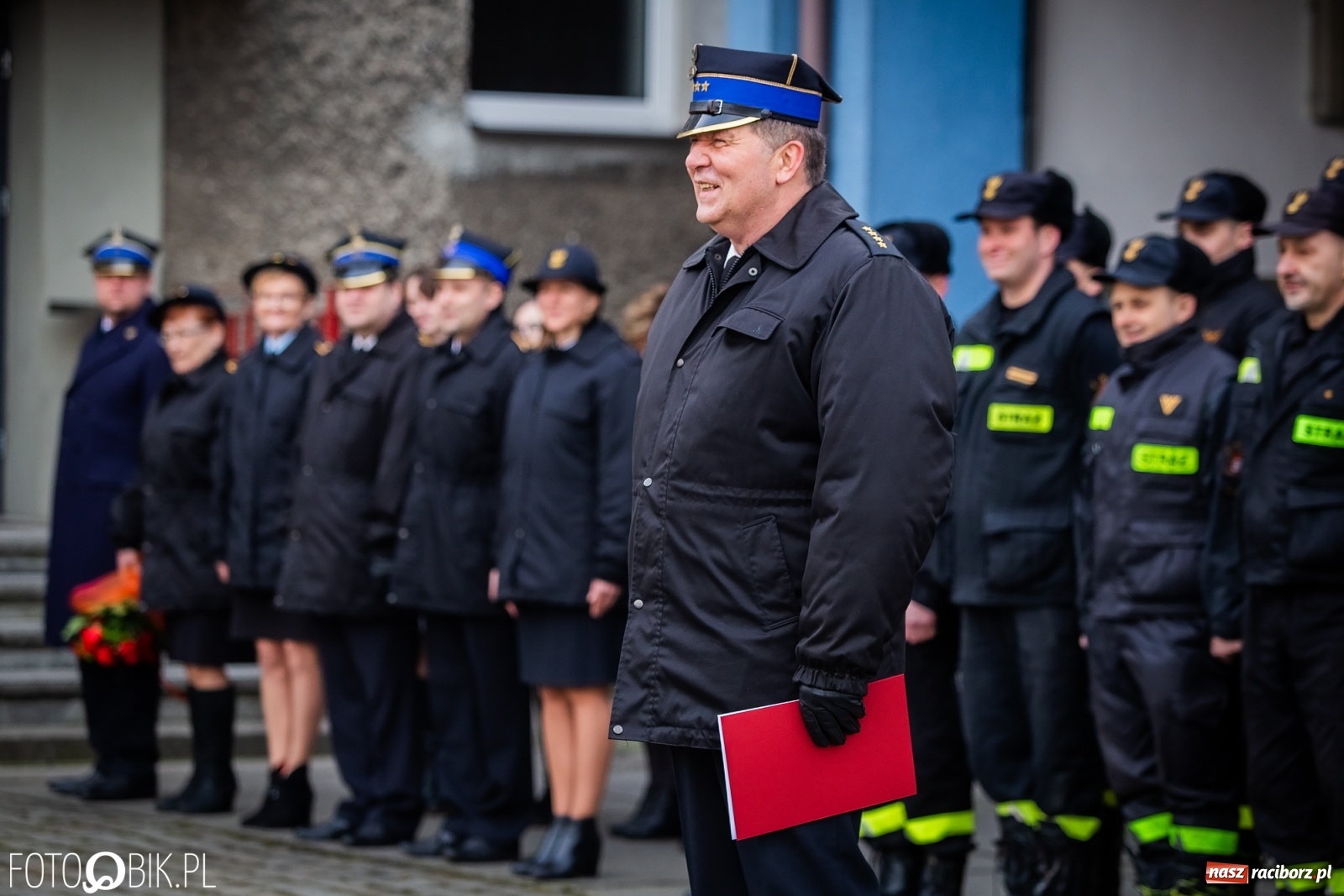 Zdjęcie w galerii na portalu naszraciborz.pl: 36 lat w służbie. St. kapitan Wiesław Szczygielski przeszedł w stan spoczynku wiadomości z regionu