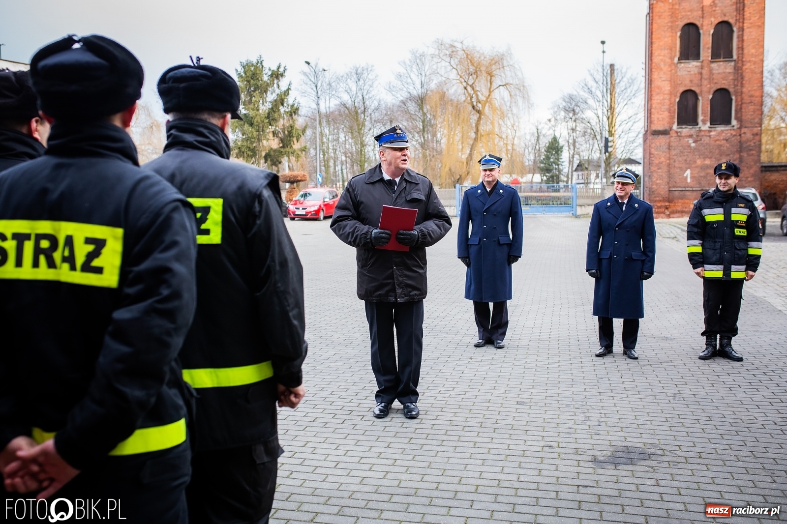 Zdjęcie w galerii na portalu naszraciborz.pl: 36 lat w służbie. St. kapitan Wiesław Szczygielski przeszedł w stan spoczynku wiadomości z regionu
