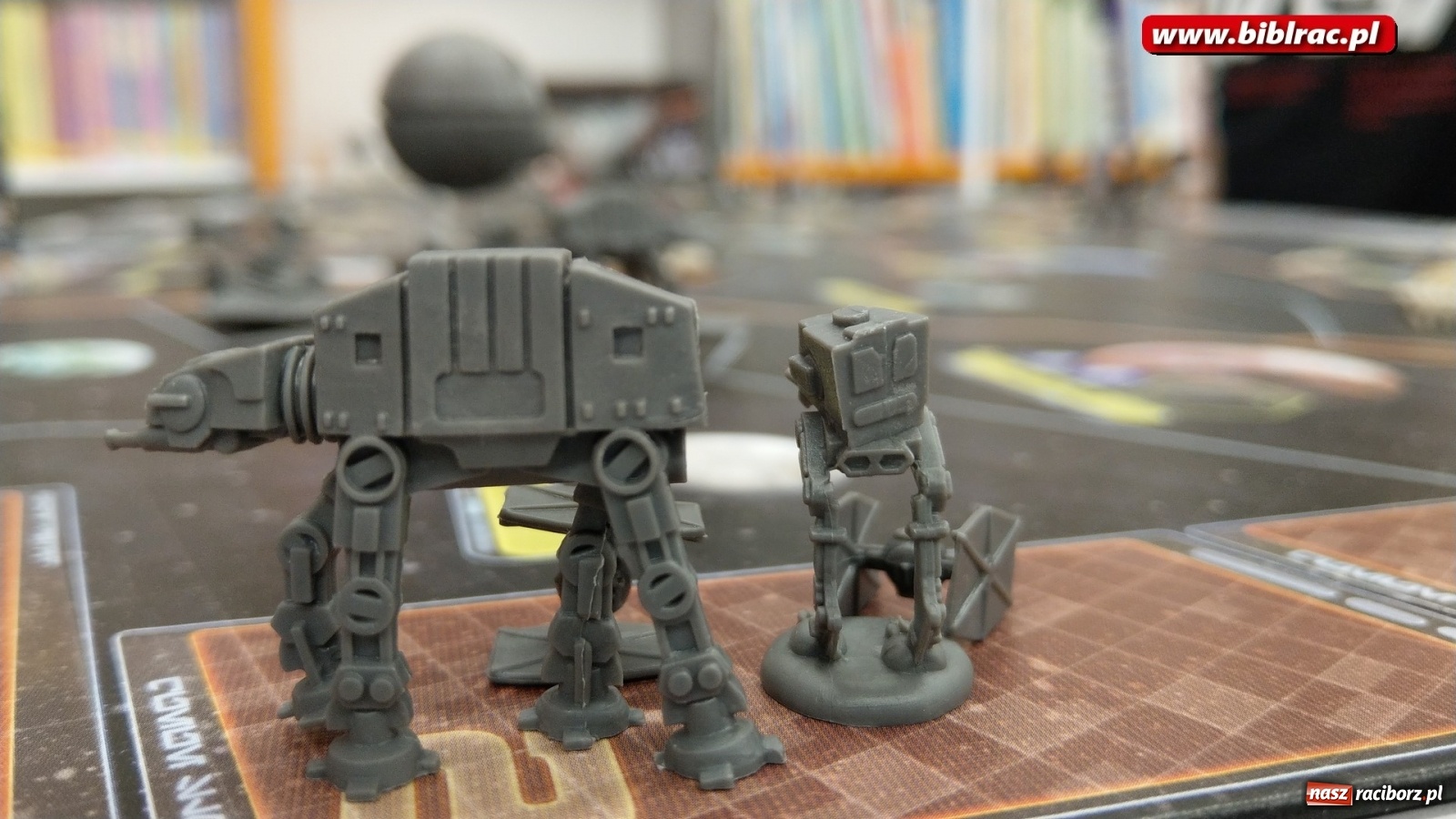 Zdjęcie w galerii na portalu naszraciborz.pl: Nocny maraton gier bez prądu w raciborskiej bibliotece wiadomości z regionu