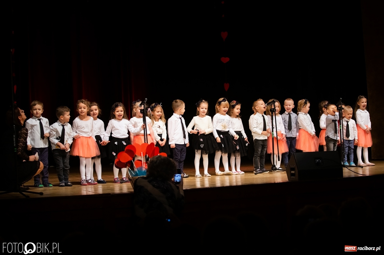 Zdjęcie w galerii na portalu naszraciborz.pl: Dzień Babci i Dziadka w Raciborskim Centrum Kultury wiadomości z regionu