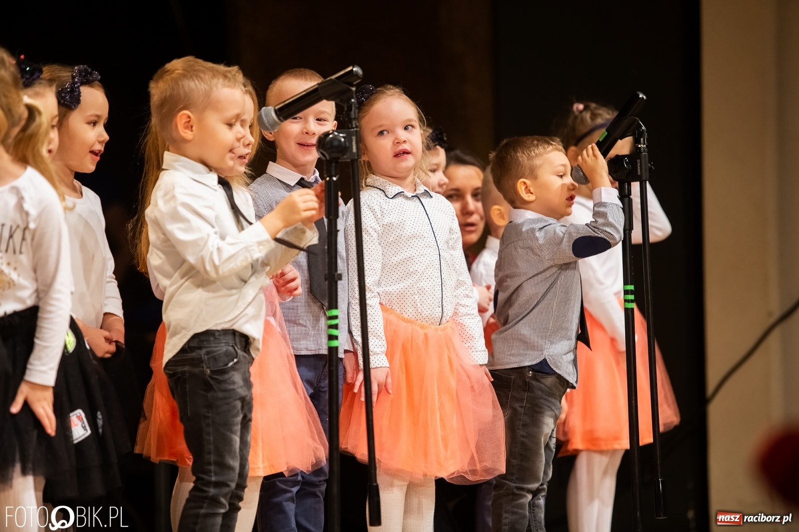 Zdjęcie w galerii na portalu naszraciborz.pl: Dzień Babci i Dziadka w Raciborskim Centrum Kultury wiadomości z regionu